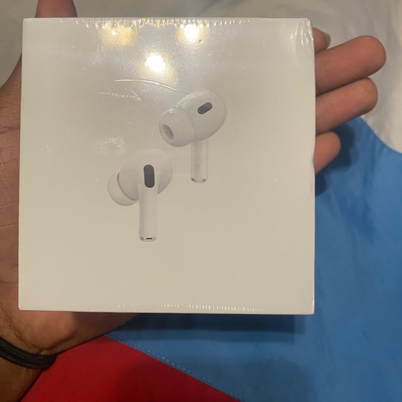 Apple AirPods Pro in White